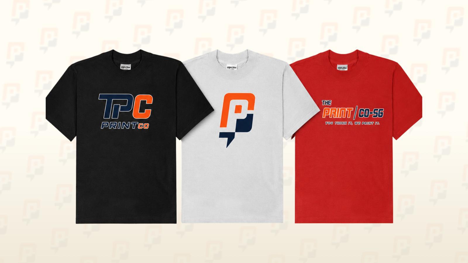 Tres camisetas personalizadas de The Print Co. en negro, blanco y rojo